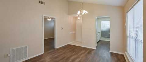 Building Photo - 2704 St George Pl