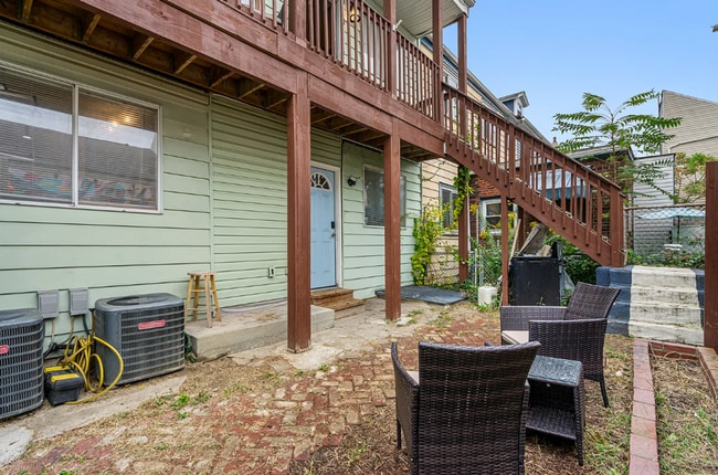 Building Photo - *Recently Updated 2BD/1BA Apartment availa...