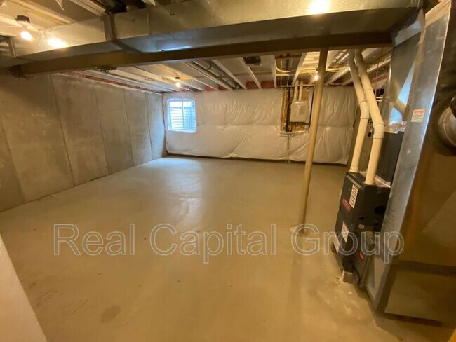 Building Photo - 4275 Arthur Ct
