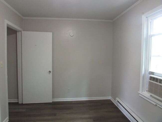 Building Photo - Close to Downtown Sumter