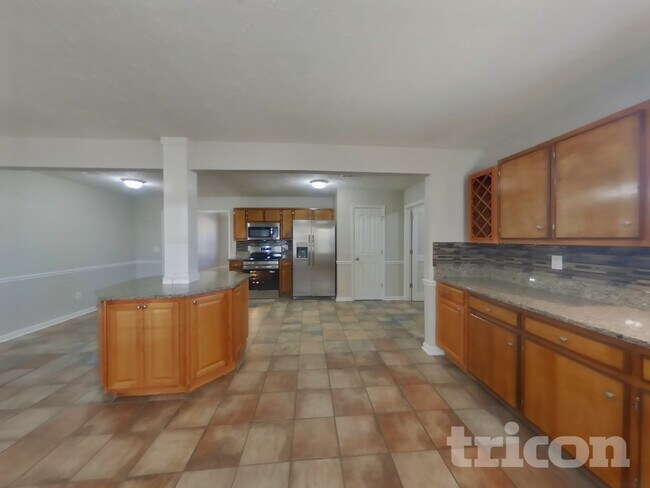 Building Photo - 2108 Montgomery Ln