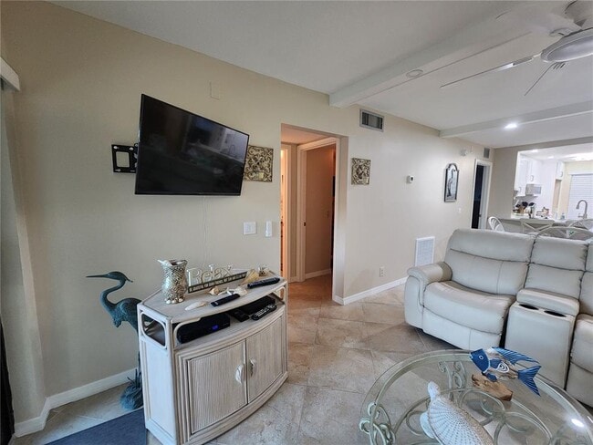 Building Photo - 6361 Bahia Del Mar Blvd S