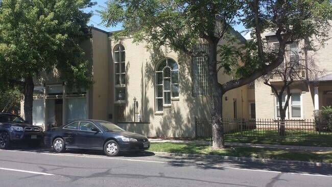 Building Photo - 811 24th St