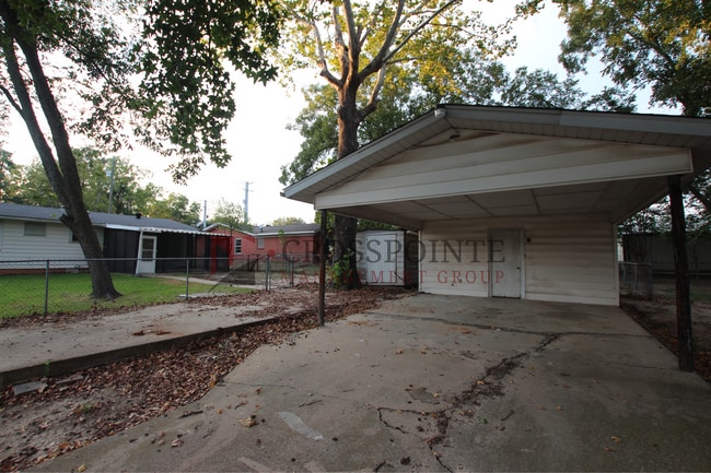 Building Photo - Available! Remodeled 2 Bedroom 1 Bath in Lindale ISD!