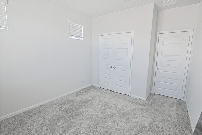 Building Photo - 10005 Brickhouse Dr