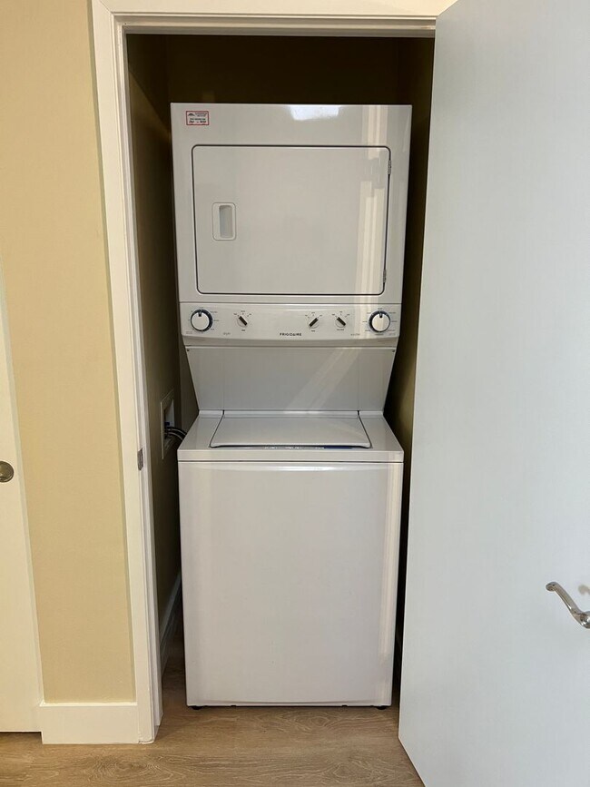 Building Photo - Remodeled and Fully Furnished, ground floo...