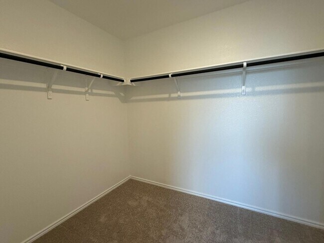 Building Photo - 290 Gresham