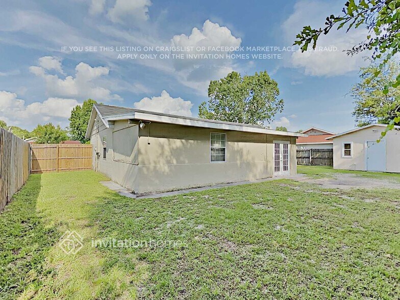 Building Photo - 302 Iowa Woods Cir W