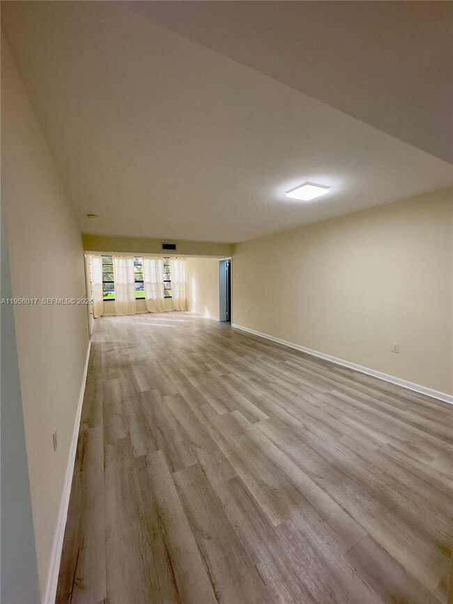 Building Photo - 1715 Whitehall Dr