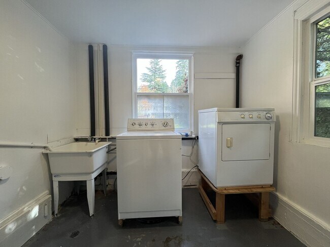 Building Photo - Beautiful 3-Bedroom Home with Remodeled Kitchen, Dual Living Spaces & Spacious Backyard