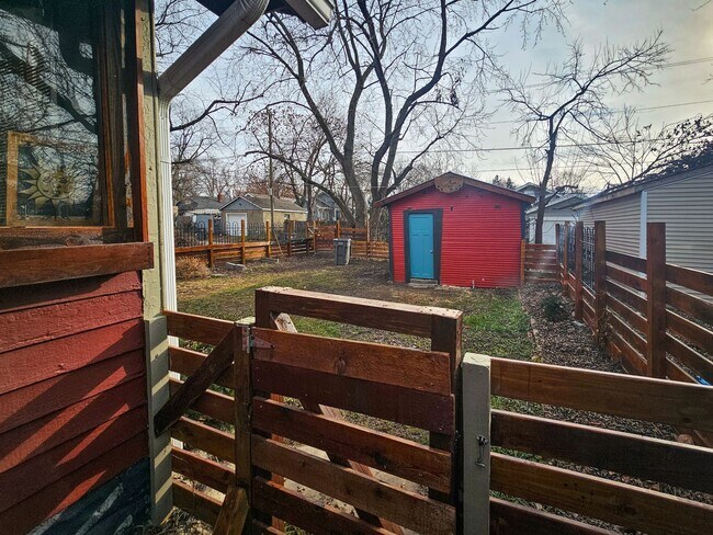 Building Photo - 2523 E 18th St