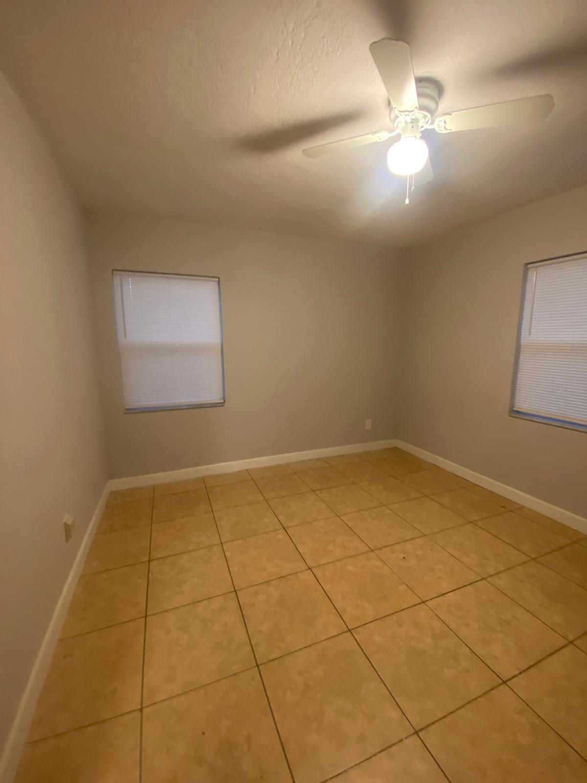 Building Photo - 9 Areca Dr