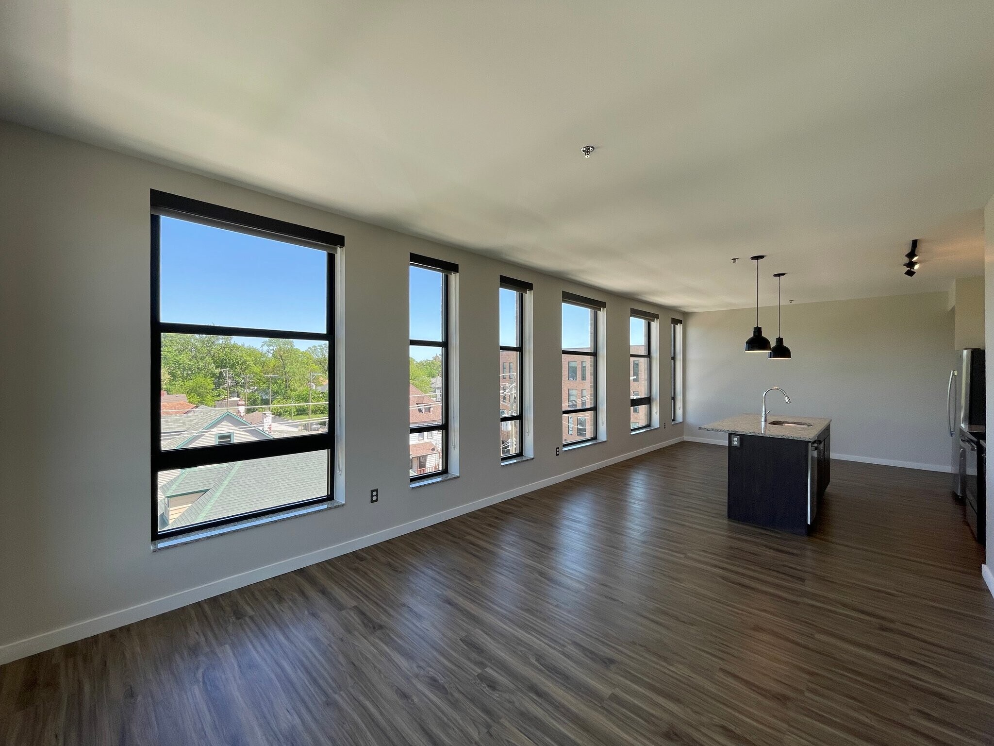 Building Photo - 8001 Kercheval Ave