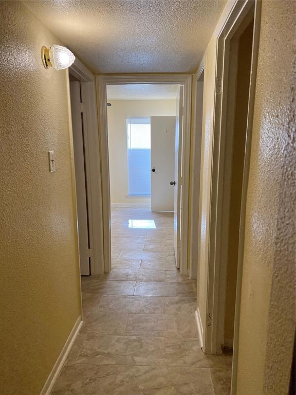 Building Photo - 9000 Bissonnet St