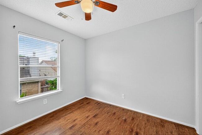 Building Photo - 2942 Blue Dawn Dr