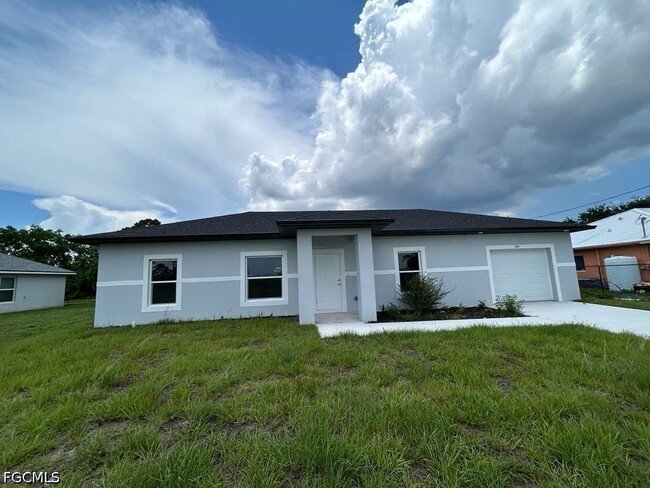 Building Photo - 1701 NE 44th Terrace