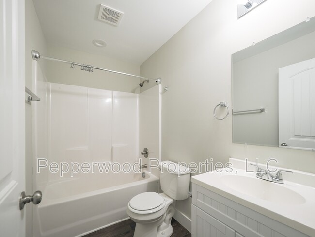 Building Photo - 42 Creekside Ln