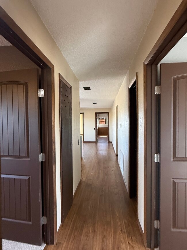 Building Photo - 1654 Ponderosa Rd