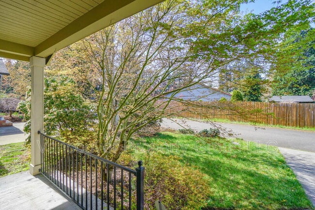 Building Photo - 2217 NE 94th Ct