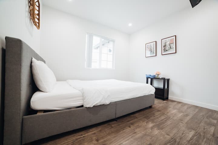 Building Photo - 9693 Amboy Ave