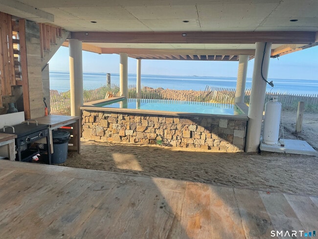 Building Photo - 49 Circle Beach Rd