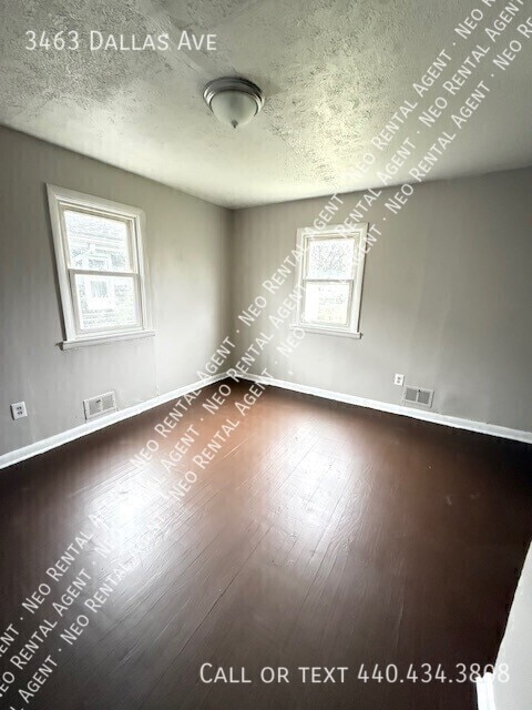 Building Photo - 3463 Dallas Ave