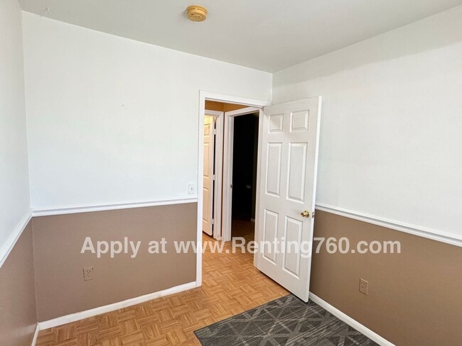 Building Photo - 2 Bed 2 Bath Near Military Base!