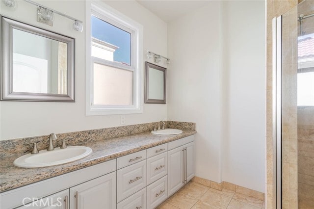 Building Photo - 711 E Angeleno Ave