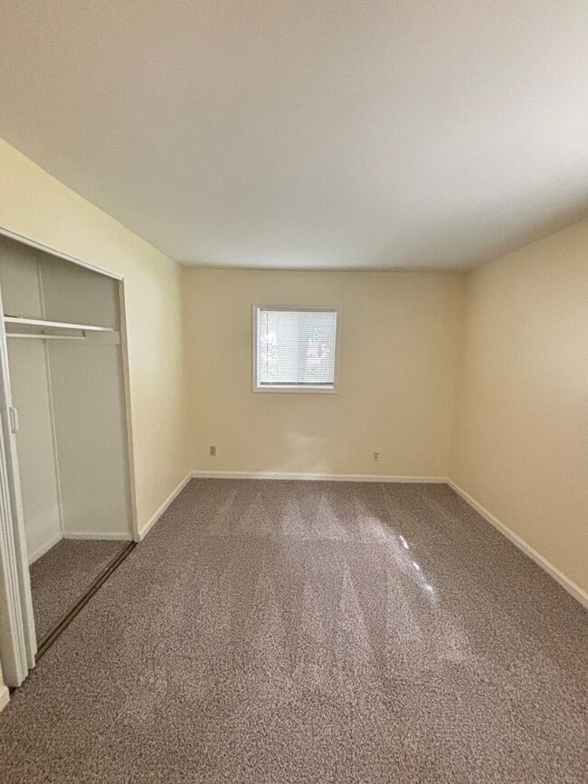 Building Photo - 402 S Dodson Dr