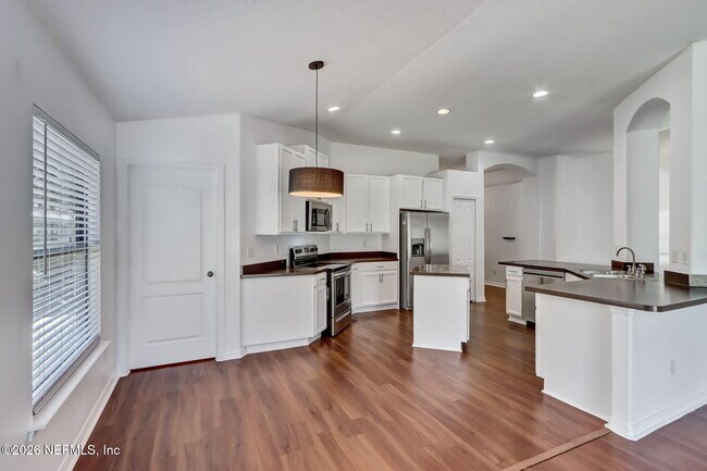 Building Photo - 566 Longmill Ln