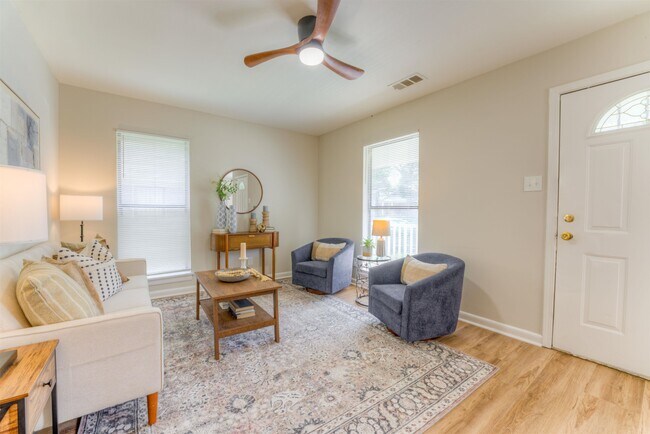 Building Photo - 548 N 6th St