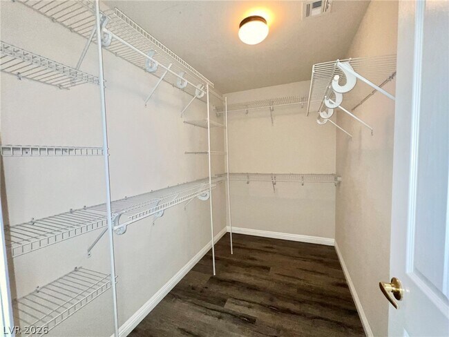 Building Photo - 5014 Tunnel Falls Dr