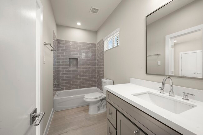 Building Photo - 8103 Esther Acres Ln