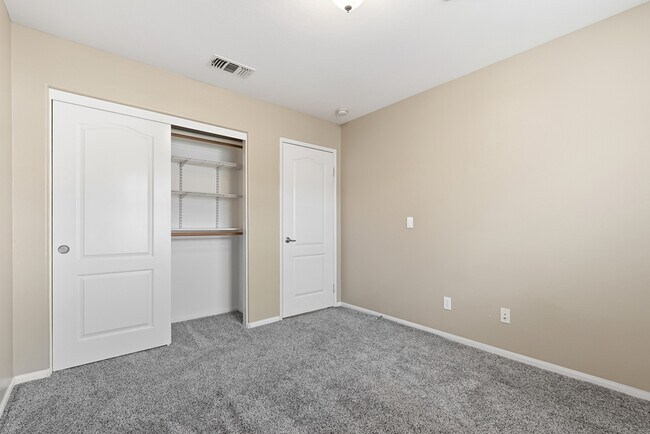 Building Photo - 2174 Desert Hare Ct