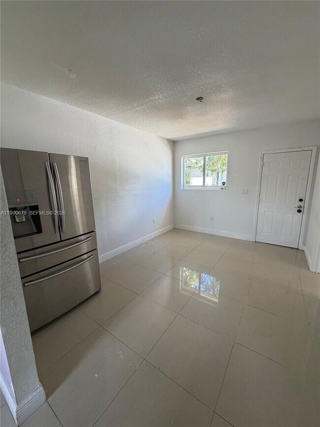 Building Photo - 12210 NE 14th Ave