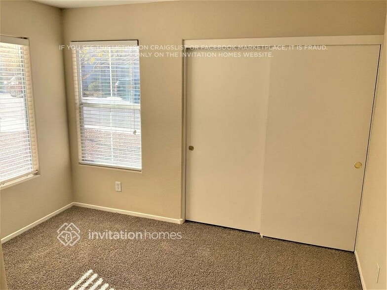 Building Photo - 9548 Glen Iris St