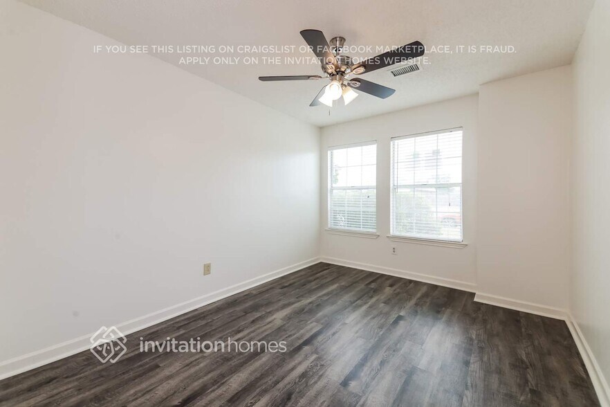 Building Photo - 7818 Spinnaker Cove
