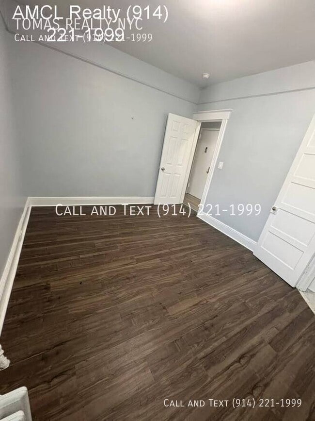 Building Photo - 127 Stanley Ave