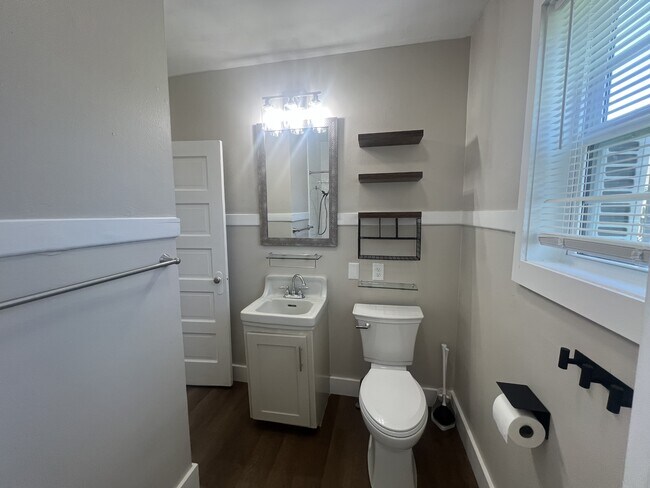 Building Photo - 2708 Avenue V