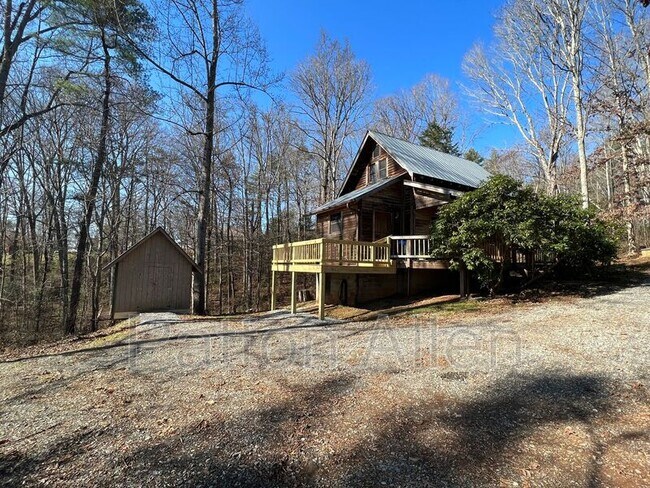 Building Photo - 225 Grandview Rd