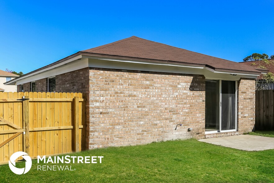 Building Photo - 8338 Century Point Dr S