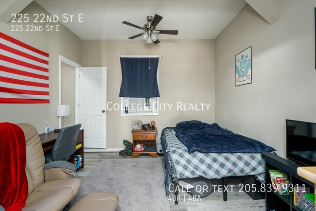 Building Photo - 225 22nd E St