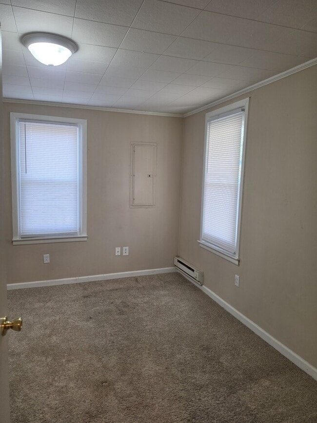 Building Photo - Cute Stoneville Bungalow