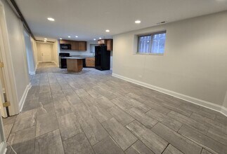 Building Photo - 4341 N Francisco Ave