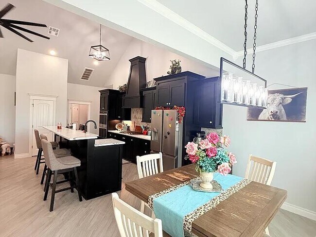 Building Photo - 2276 County Rd 1333