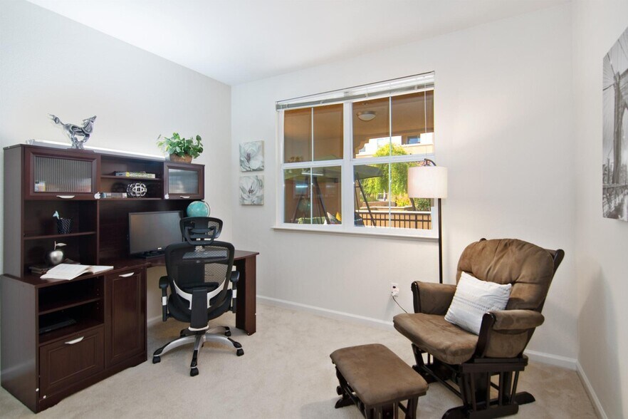 Spacious Bed Room - 1883 AGNEW RD UNIT 362