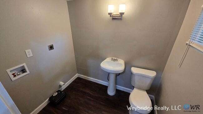 Building Photo - 4 Bedroom 1.5 Bathroom House in Norwood