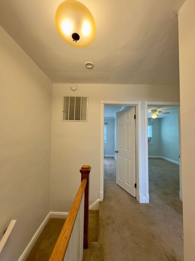 Building Photo - Charming 3 Bedroom/2 Bathroom Townhome in Essex, Baltimore, MD!