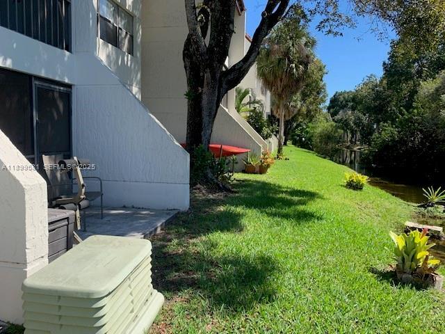 Building Photo - 303 Racquet Club Rd