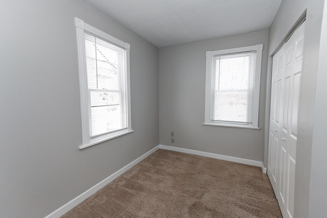 Building Photo - 223 E Pennview St